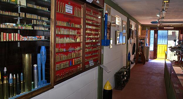 Vista de unos de los laterales del museo de municiones